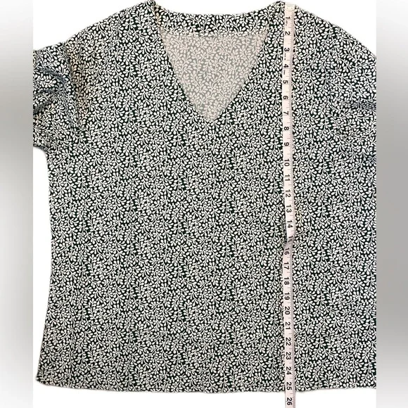 Green and White Floral Puff Sleeve Blouse Large - Picture 6 of 8